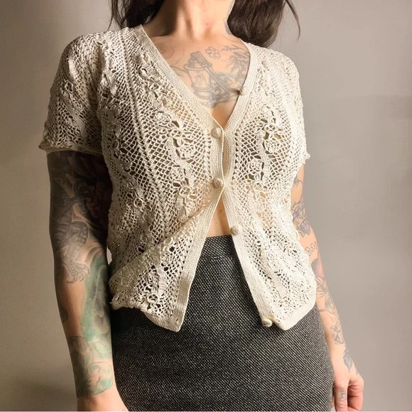 VINTAGE 60s Ivory Crochet Short Sleeve Cardigan Sweater XS - Picture 2 of 5